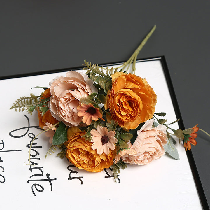 Elegante falsche Blumendekoration