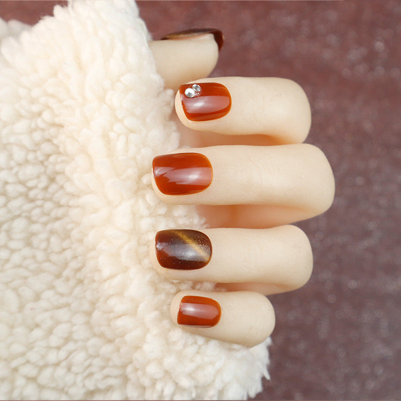 Strahlende Glossy Press-On Nagelkollektion Karnz