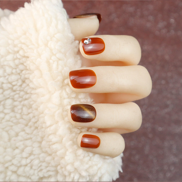 Strahlende Glossy Press-On Nagelkollektion Karnz