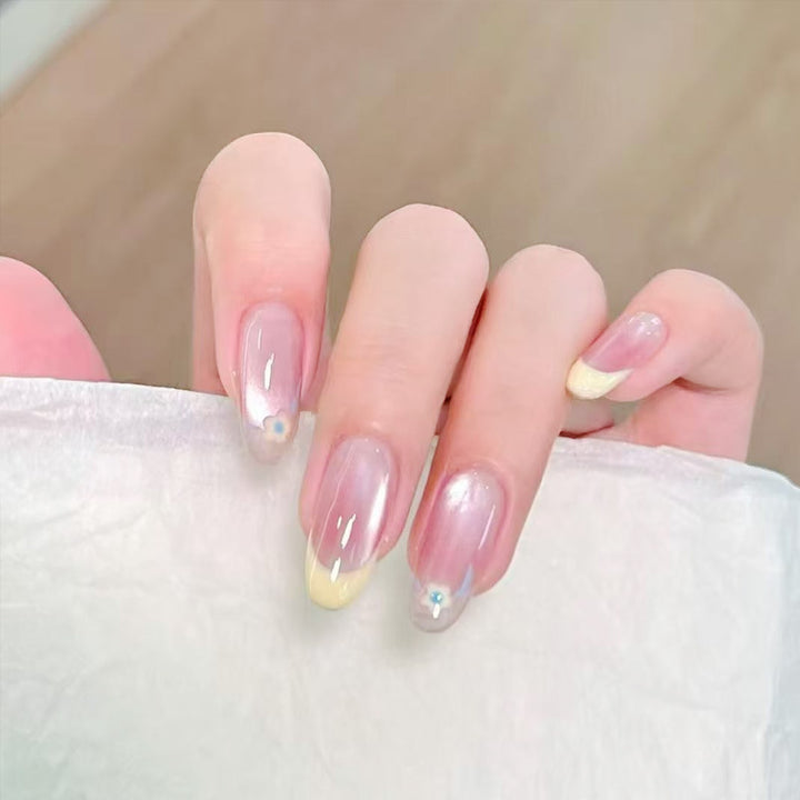 Dekorative Nagelkunst Karnz