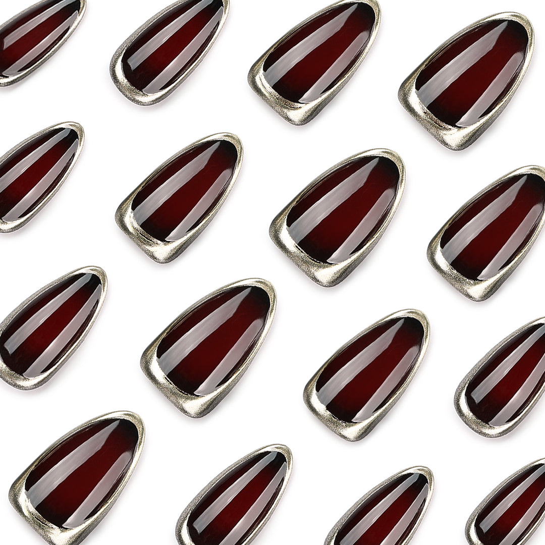 Glamouröse Nagelkunst im eleganten Design Karnz