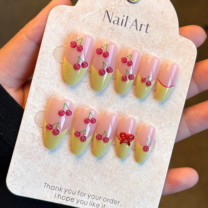 Natürlicher Floral Press-On Nagelset Karnz