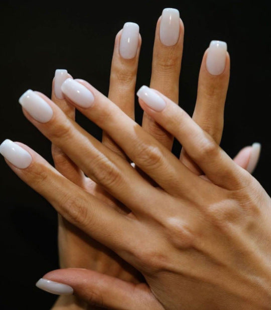 Elegantes Press-On Nagelset mit stilvollem französischen Spitzen-Design Karnz