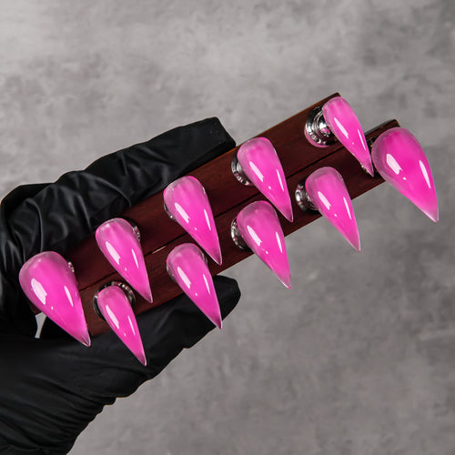 Stiletto Press-On Nail Set mit glänzendem Finish