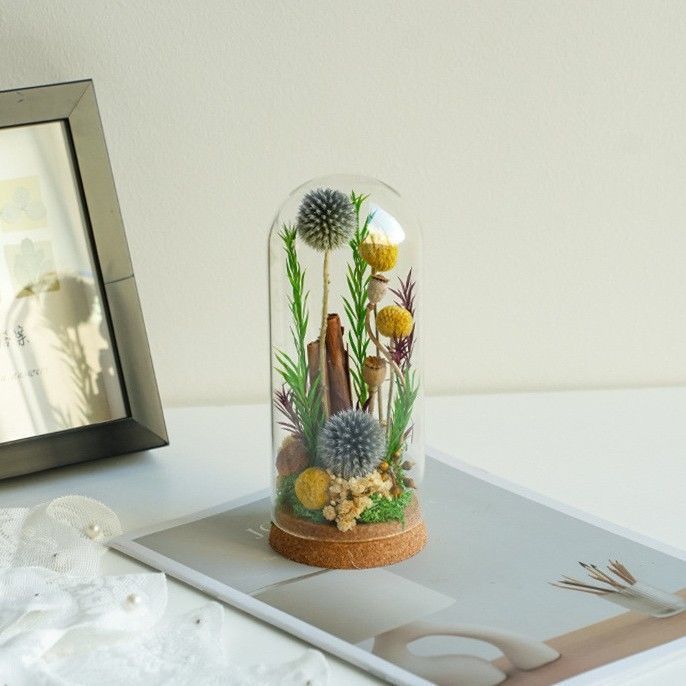 Moderner dekorativer floraler Terrarium