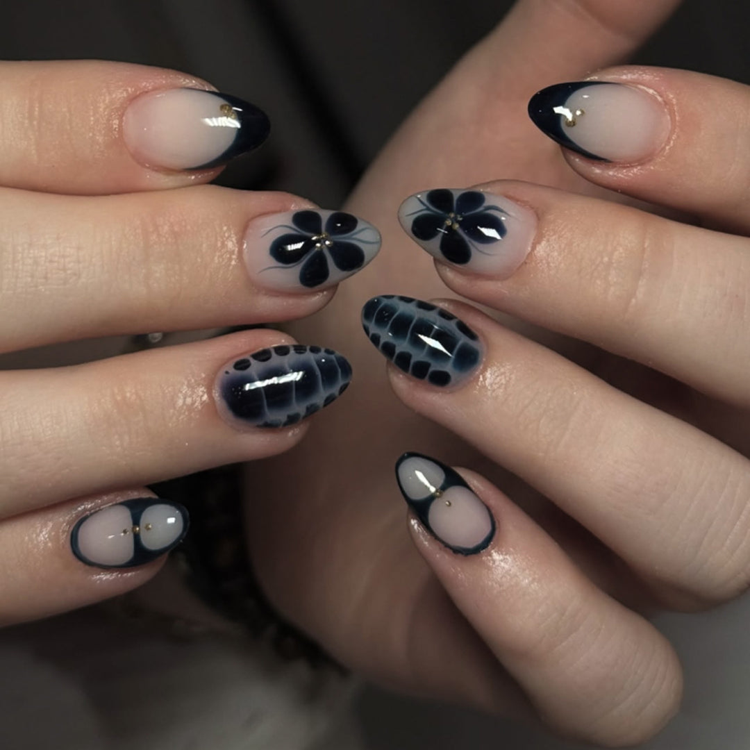 Künstliche Nagelkunst mit verspielten Punkten und Schleifen Karnz