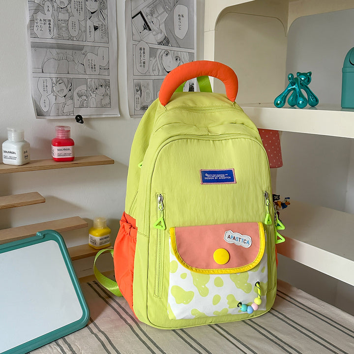 Stilvoller Multi-Taschen-Rucksack mit lustigen Akzenten Karnz