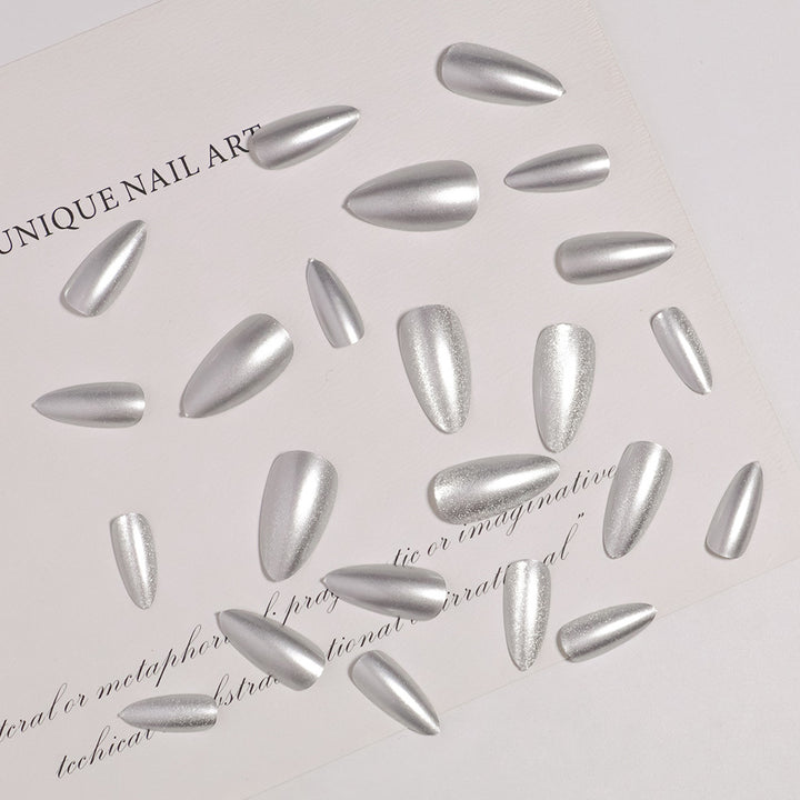 Glitzernde Stiletto Press-On Nägel Karnz
