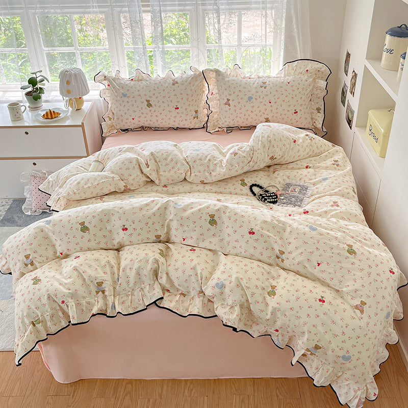 Rüschente Baumwollmischung Bettbezug Set mit Mini Blüten- & Teddy-Motiv und Pipingskante