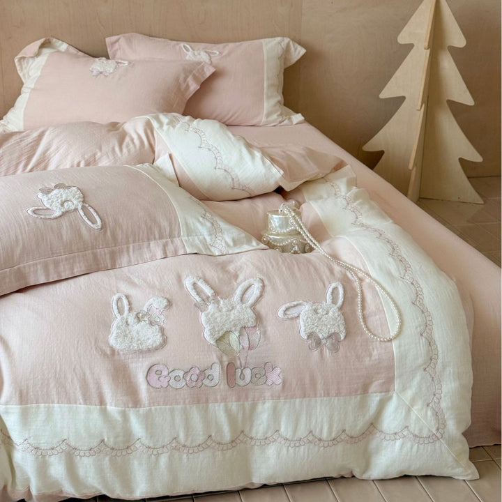 Pastell Hase Applikation Baumwollsatin Bettbezug Set mit gewelltem besticktem Rand