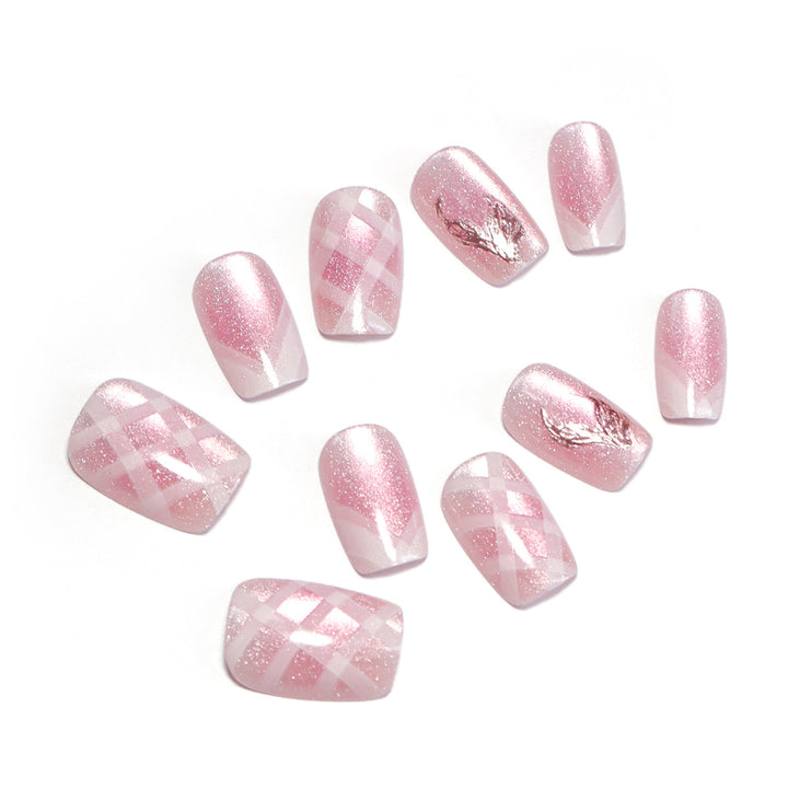 Nagelkunstset mit glamourösem Glitzer- und Schrägdesign Karnz