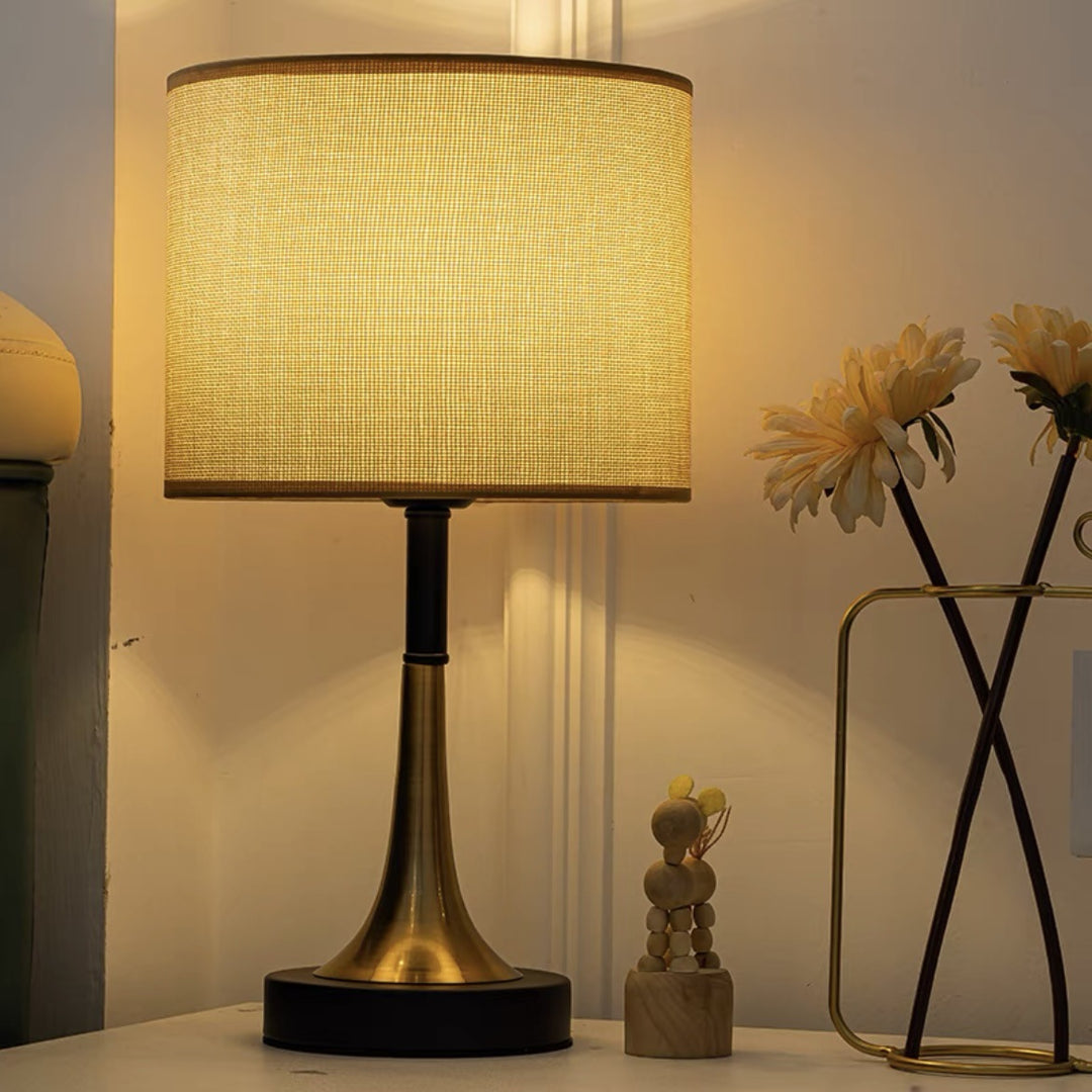 Moderne rustikale Tischlampe
