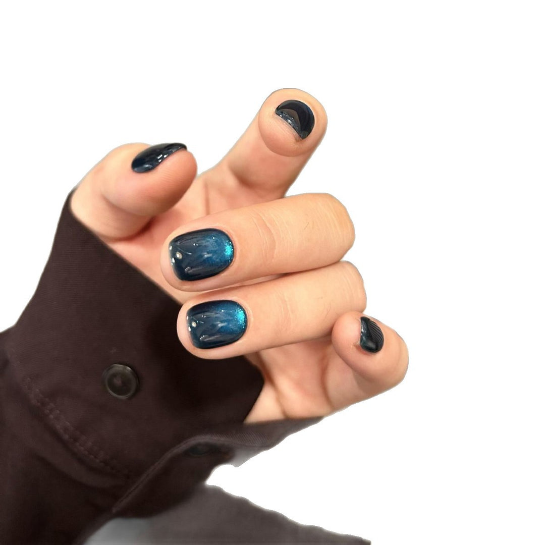 Künstliche Nagelspitzen Im Modischen Schimmer-Look Karnz