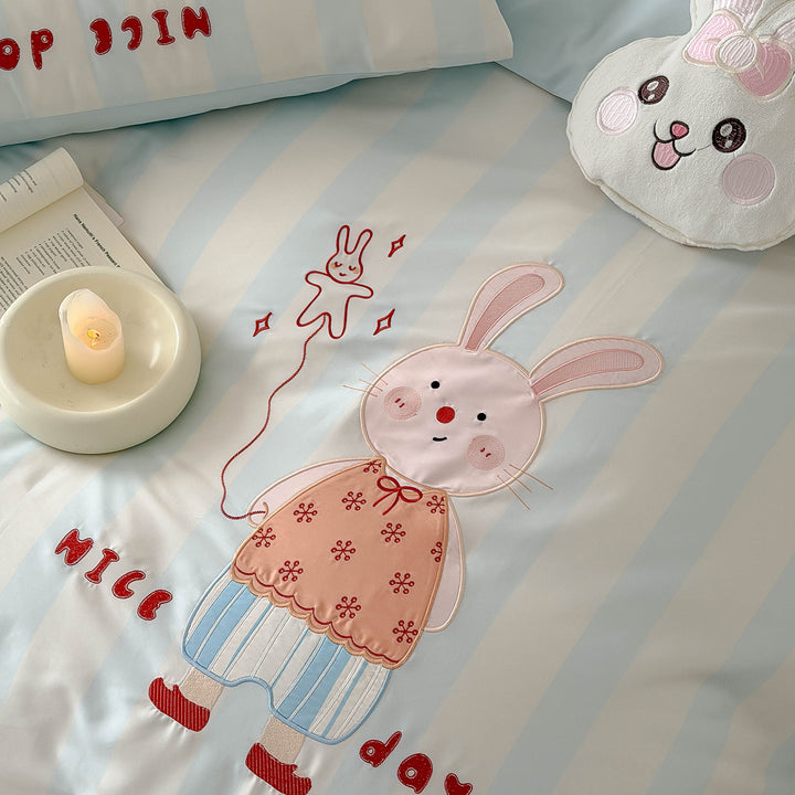 Kinder-Bettwäsche-Garnitur mit appliziertem Hasenmotiv, Streifenmuster und weichem Baumwollsatin Karnz