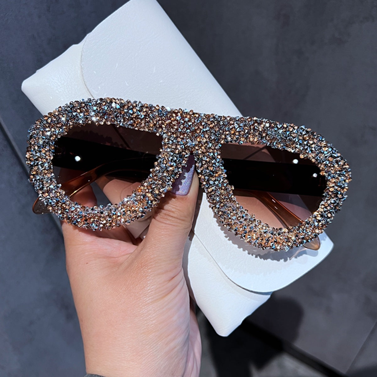Damen Sonnenbrille mit extravagantem Kristallbesatz Karnz