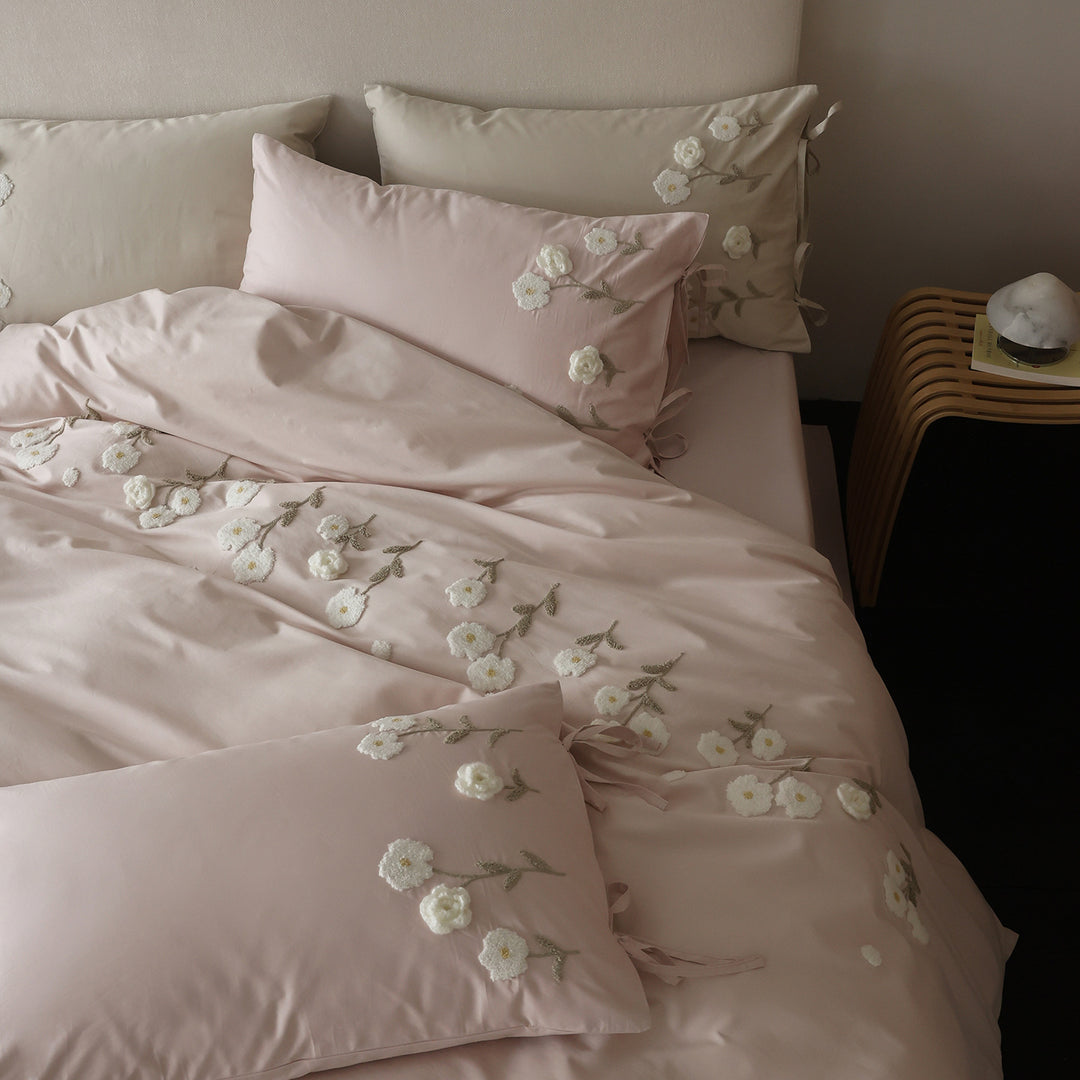 Bestickte Baumwollsatin Bettbezug Set mit handgesticktem Blumenrand und verdezipperter Öffnung