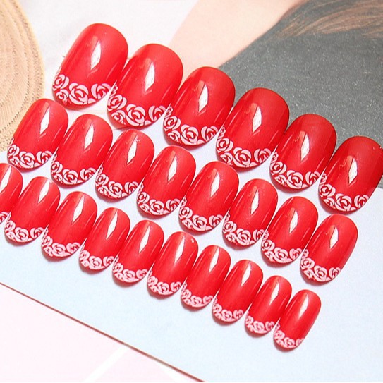 Floral Accent Press-On Nail Set