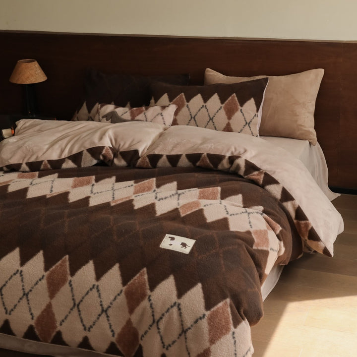 Premium Microfleece-Bettgarnitur mit Rautenstruktur und wärmendem Kuschelüberwurf