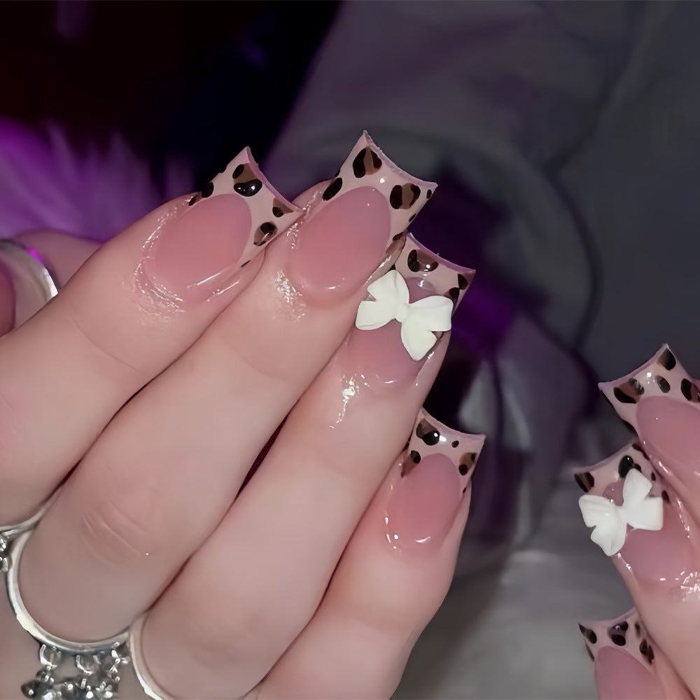 Künstlerisches Leopardenmuster Druck-Auf-Nageldesign Karnz