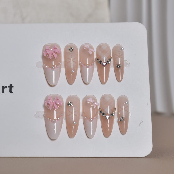 Dekoratives Press-On Nagelkunst Set Karnz