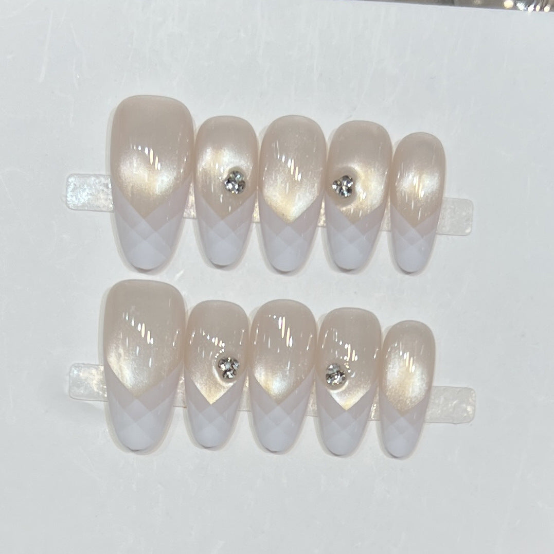 Elegantes geometrisches Press-On-Nagel-Set mit Strassdetails Karnz