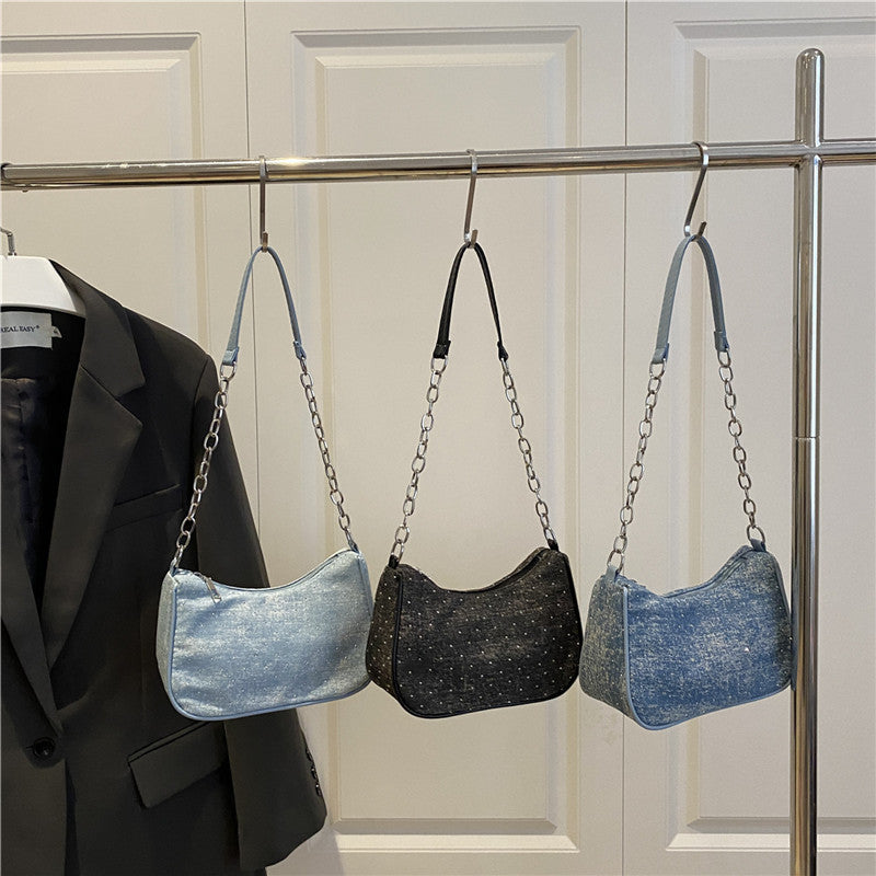 Stylische Hobo-Tasche mit Kettengriffen Karnz