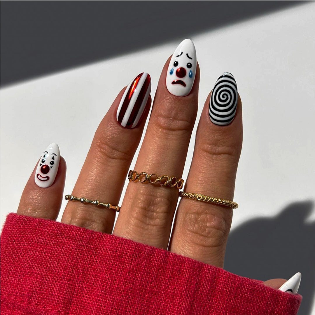 Kreatives Kunstnagelset mit Clown-Motiven Karnz