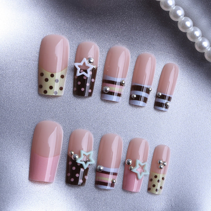 Künstliche Nagelkunst Karnz