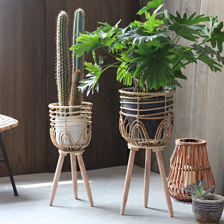 Stilvoller Pflanzenständer aus Rattan und Holz Karnz