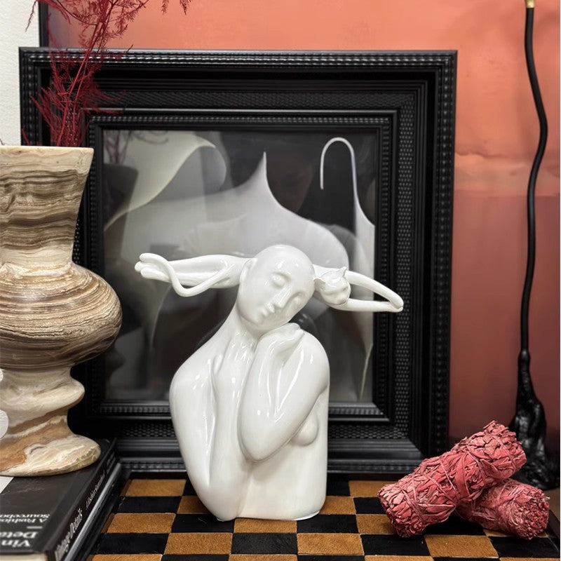 Künstlerische Keramische Figürliche Skulptur