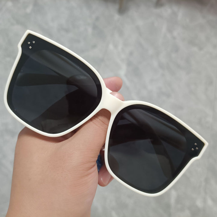 Damen Oversized Sonnenbrille im modernen Design Karnz