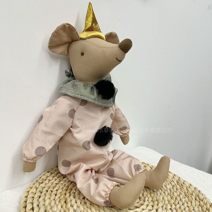 Langbeinige Organic-Leinen-Hasenpuppe mit bestickten Karotten-Latzhosen