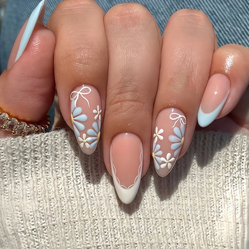 Elegante florale Nagelkunst Verbesserungen Karnz