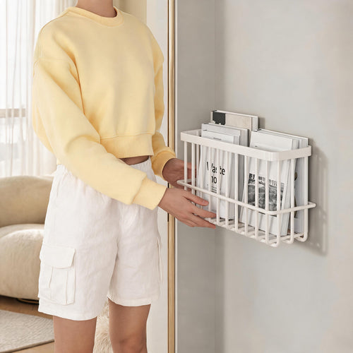 Schlank modular wandmontierter rostfreier Metallzeitschriften- und Dokumentenkorb