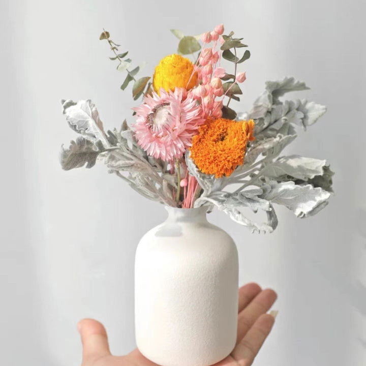 Getrocknete botanische Blumenanordnung