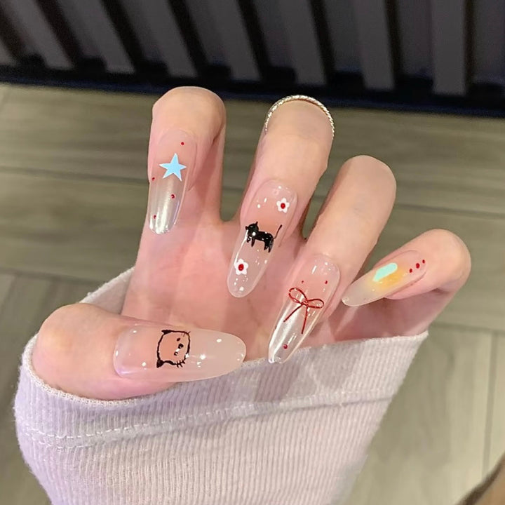 Künstlerisch inspiriertes Charakter-Themen Press-On Nagelkunst Set