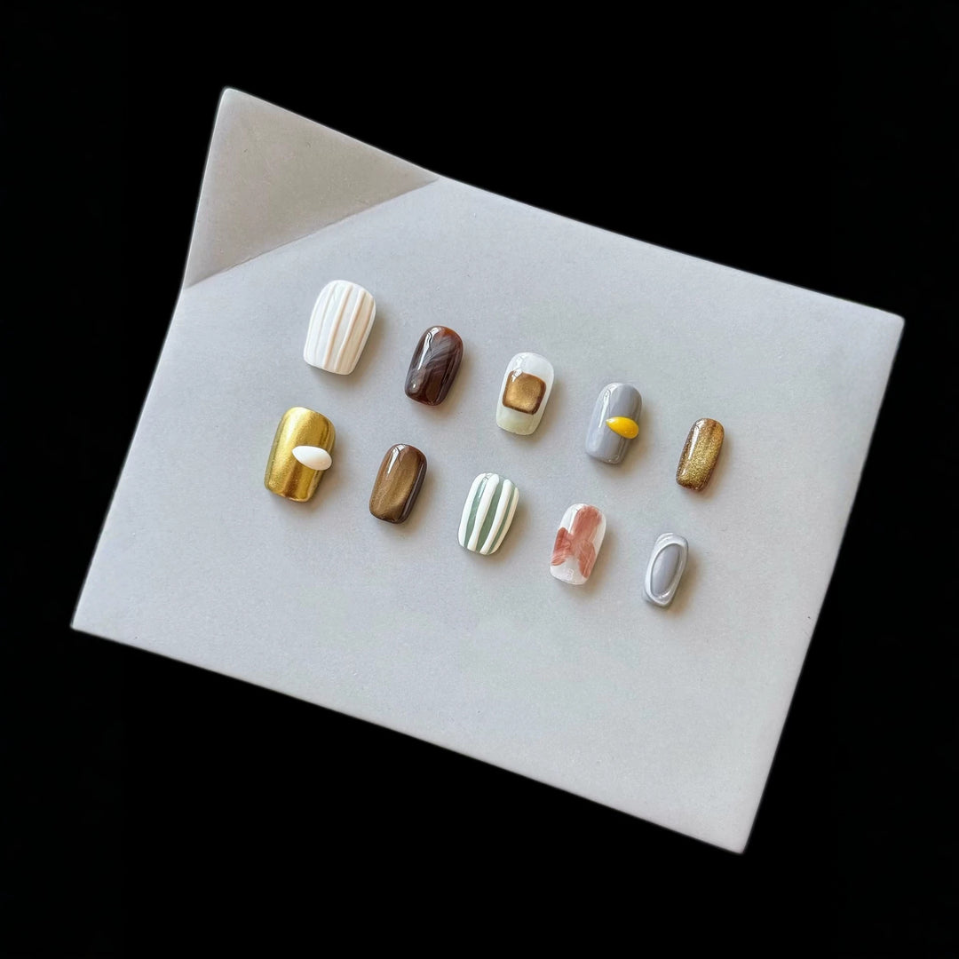 Künstlerisches Press-On-Nagelset mit einzigartigen strukturierten Designs