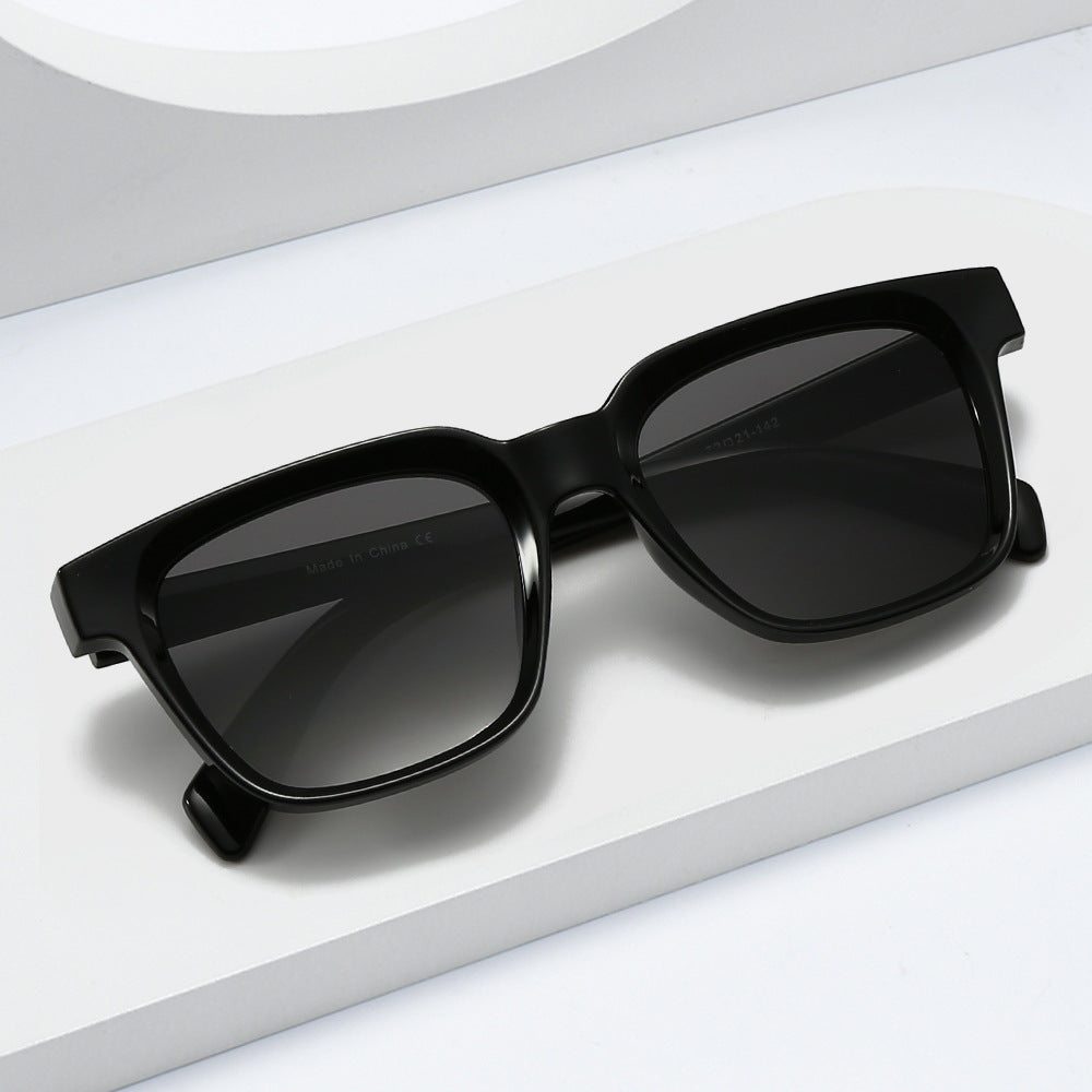 Damen elegante quadratische Sonnenbrille mit UV-Schutz und stabilem Rahmen Karnz