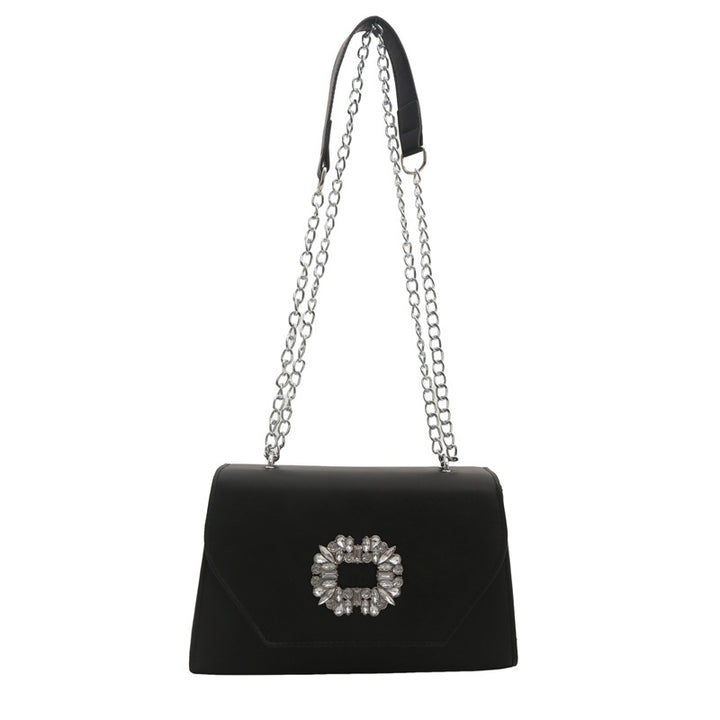 Elegante Handtasche mit Kettendetail für den Abend