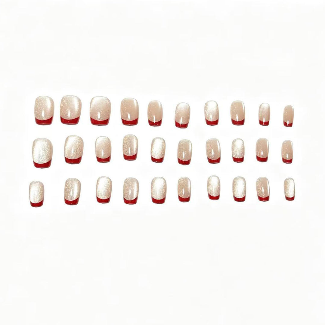 Elegantes French Tip Nagelkunstset Karnz