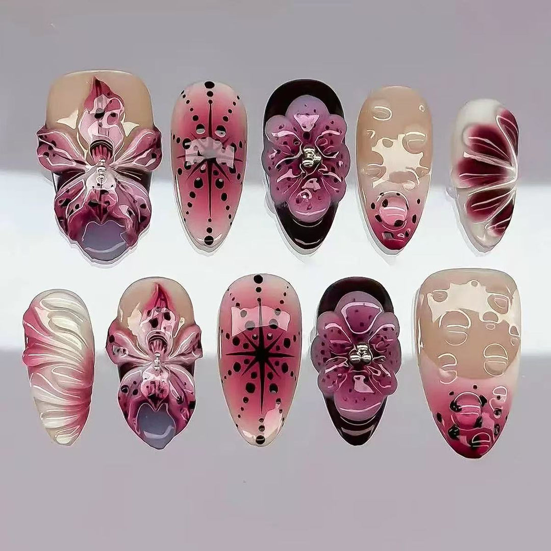 Blumenverzierte Press-On Nagelkunst Set