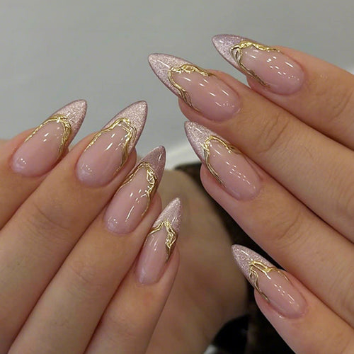 Elegantes Press-On-Nägel-Set mit goldenem Akzentdesign Karnz