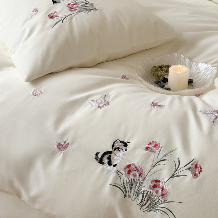 Bestickte Baumwollsatin-Bettwäsche mit Katzen- und Blumenmotiv