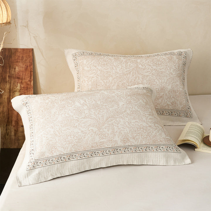 Gestepptes Jacquard Schmetterlingskopfkissen mit dekorativem Rand