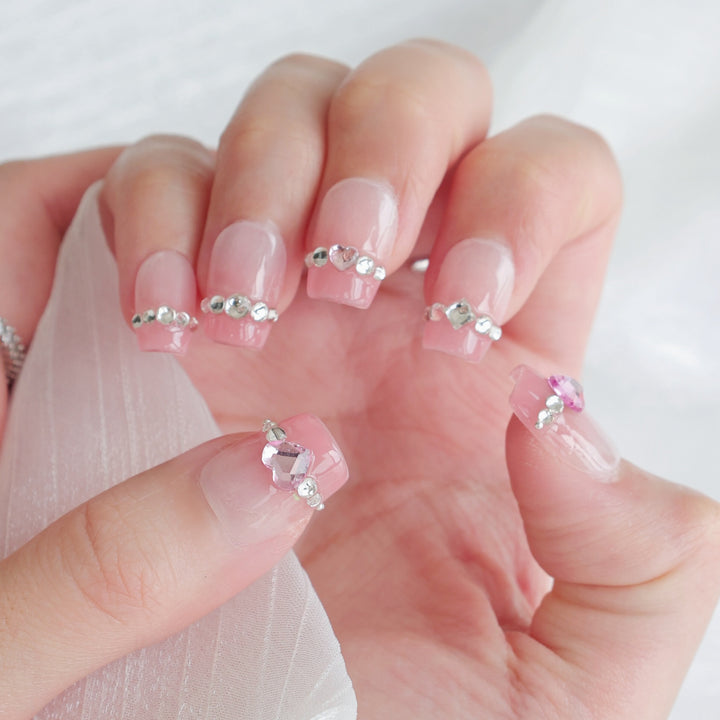 Schmetterlings-verzierte Press-On Nagelset