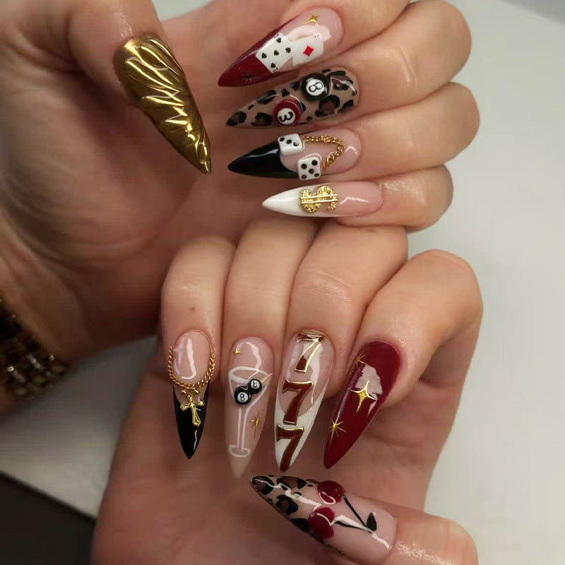 Glamouröse Dekorative Press-On Nagelspitzen Karnz