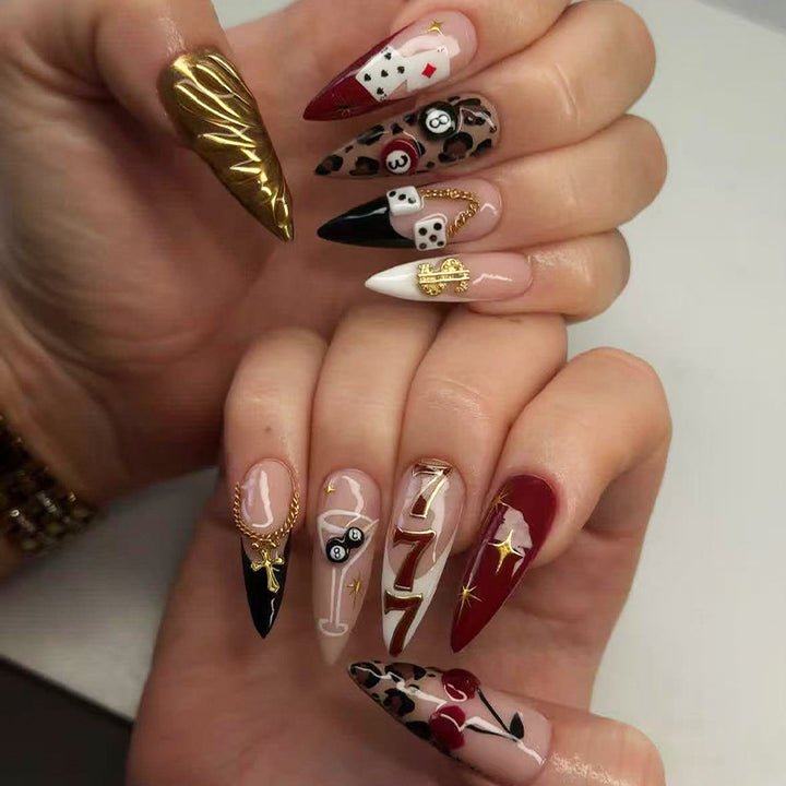 Glamouröse Dekorative Press-On Nagelspitzen Karnz