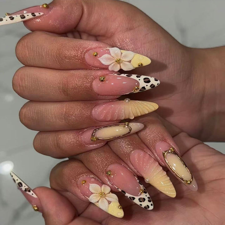 Luxus Nagelkunst-Set mit galaktischen Motiven Karnz