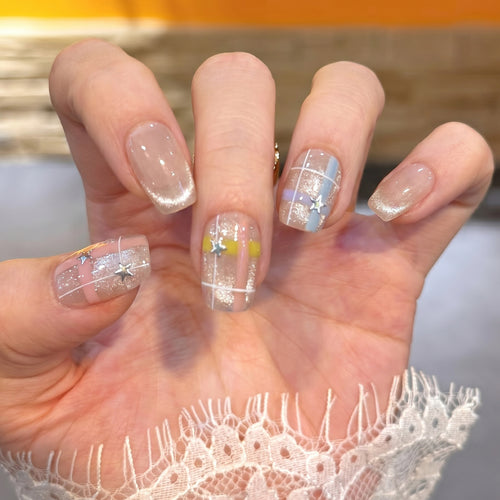 Dekorative Sternmuster Press-On Nails Karnz