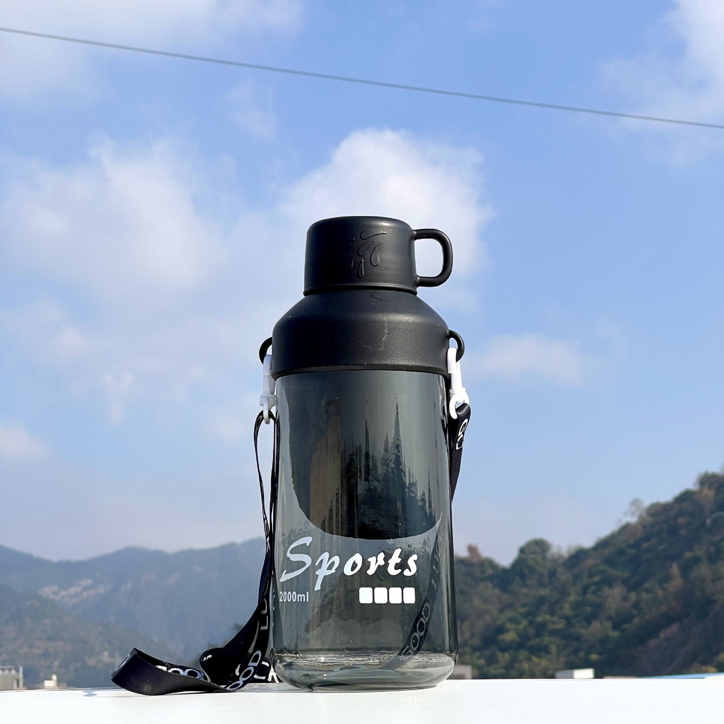Unisex Großvolumige Trinkflasche mit praktischem Ausgießer Karnz